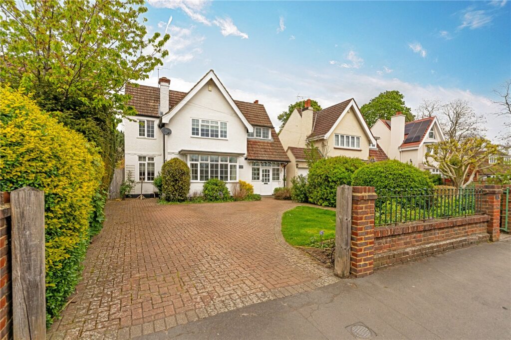 Lower Hampton Road, Sunbury, TW16 5PS