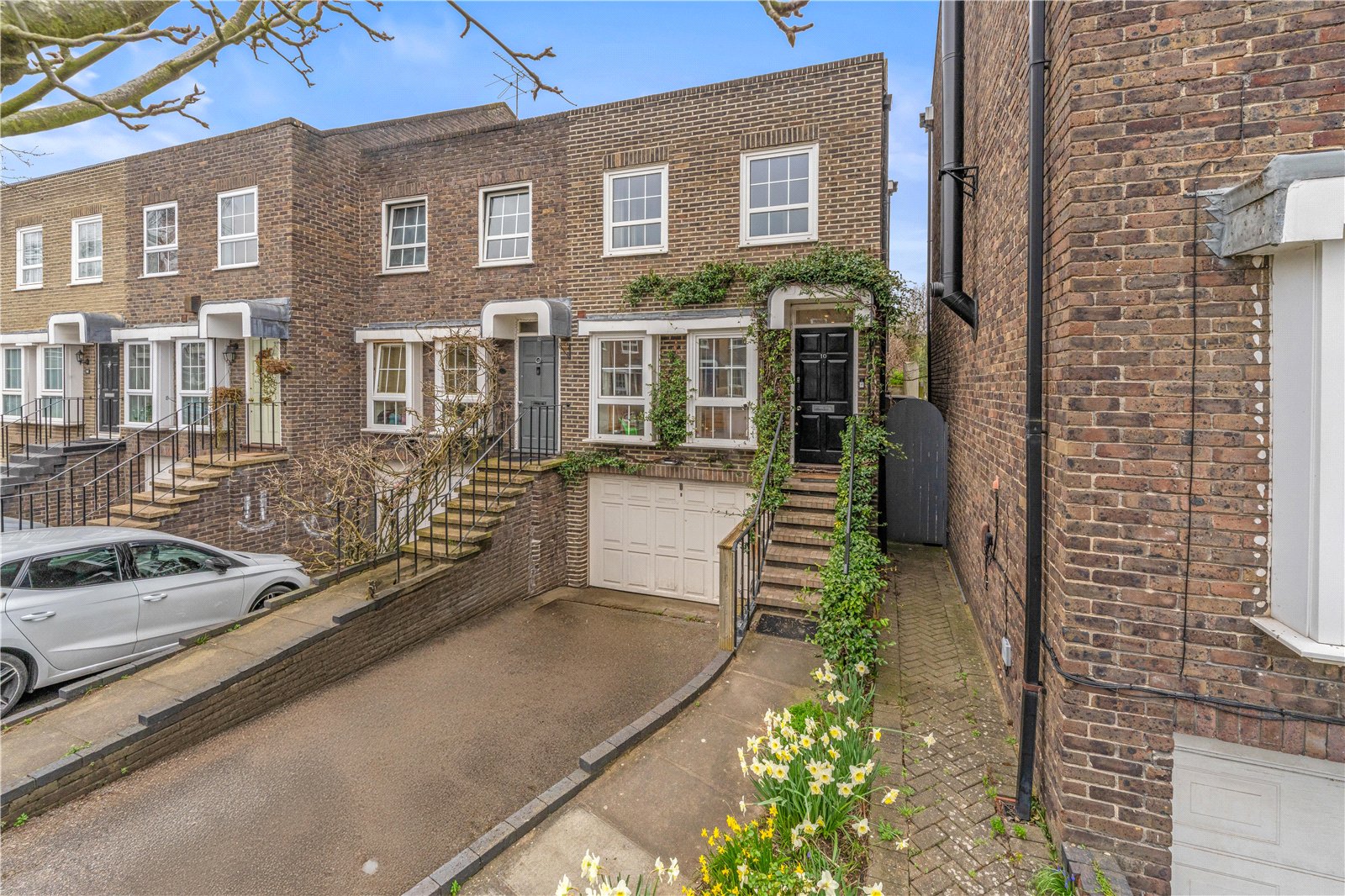 Shaftesbury Way, Twickenham, TW2 5RP
