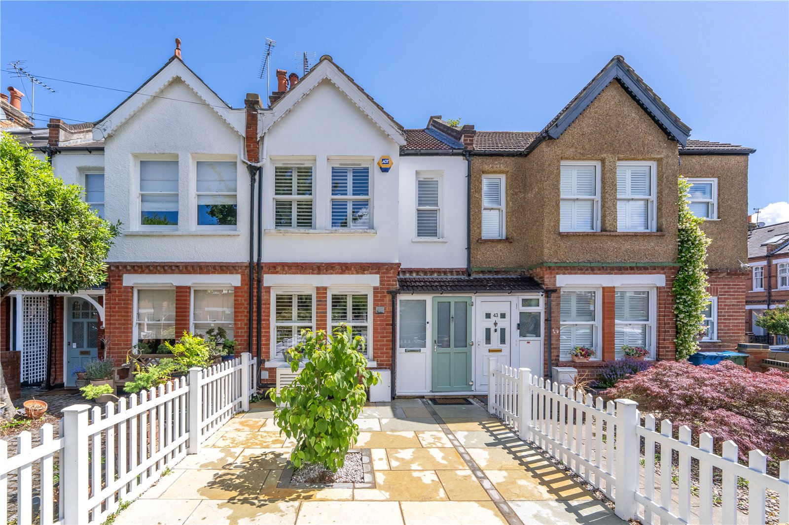 Blackmores Grove, Teddington, TW11 9AE