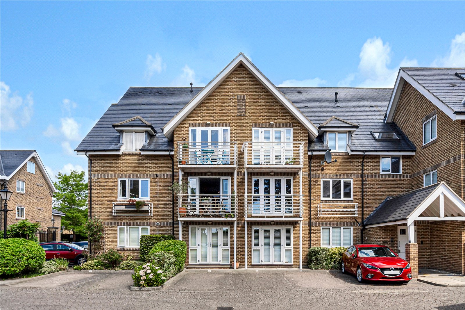 Thames Close, Hampton, TW12 2ET