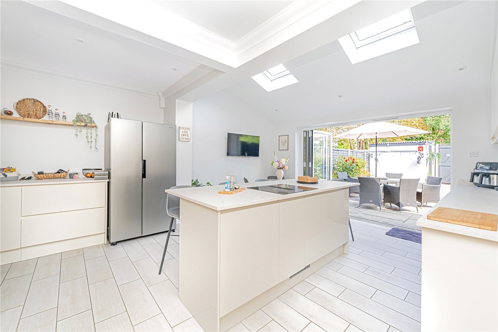 Heathcroft Avenue, Sunbury On Thames, TW16 7TN