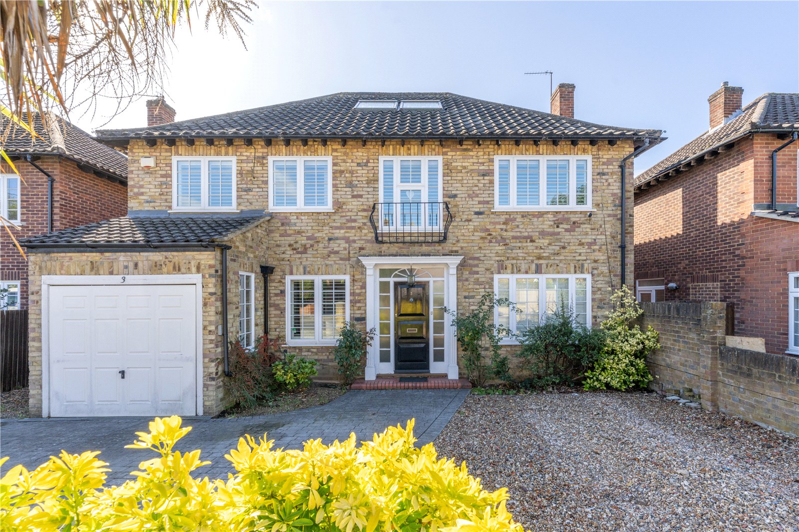 Springfield Grove, Lower Sunbury, TW16 6NT
