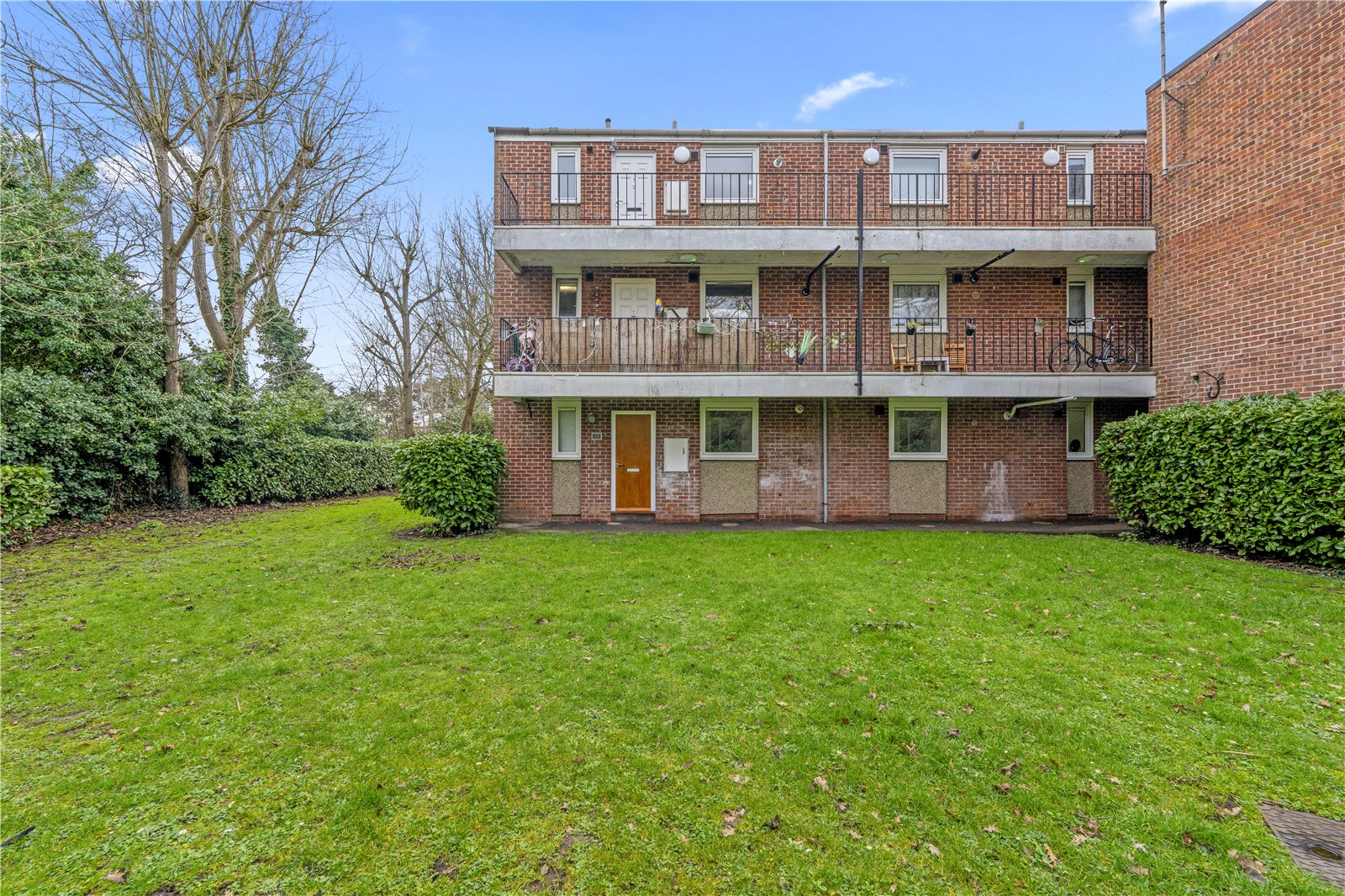 Deacons Walk, Hampton, TW12 1AA