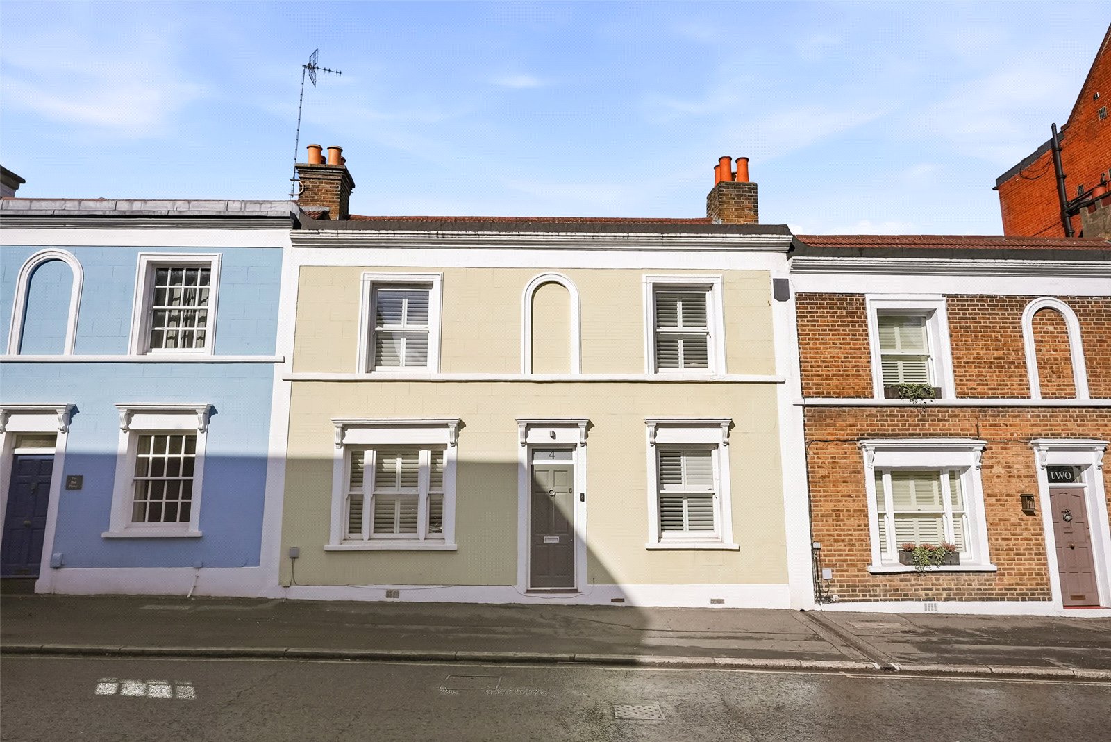 Station Road, Hampton, TW12 2BX