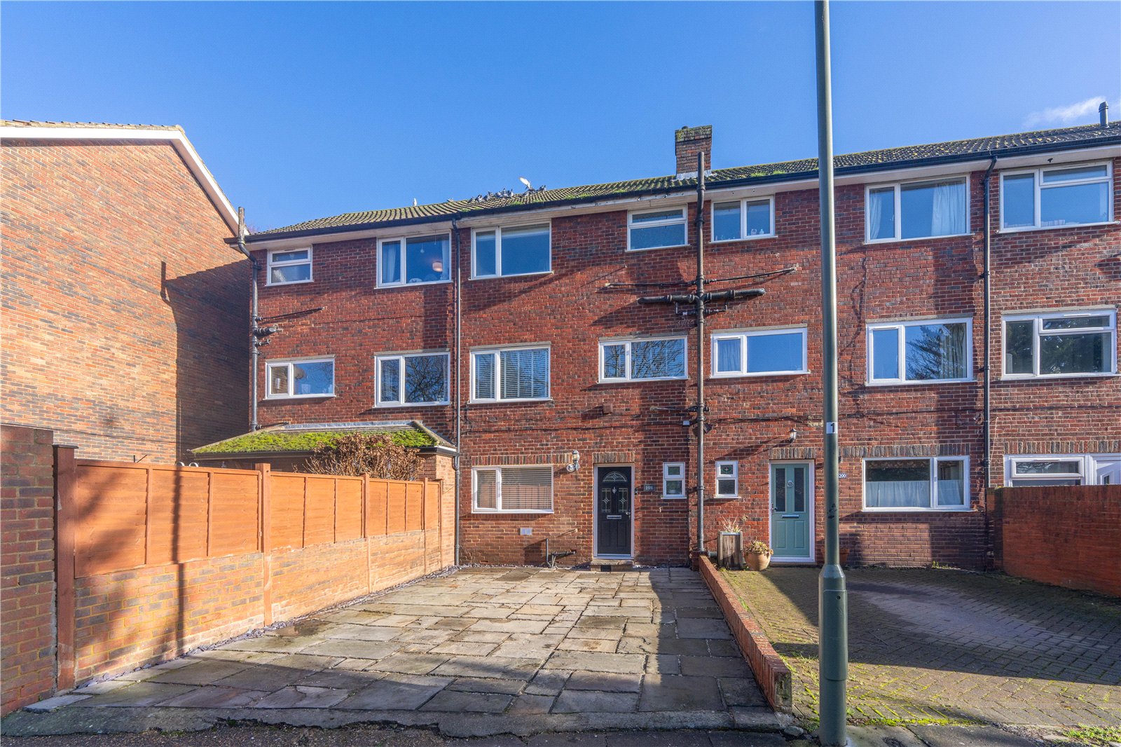 Staines Road East, Sunbury, TW16 5AY