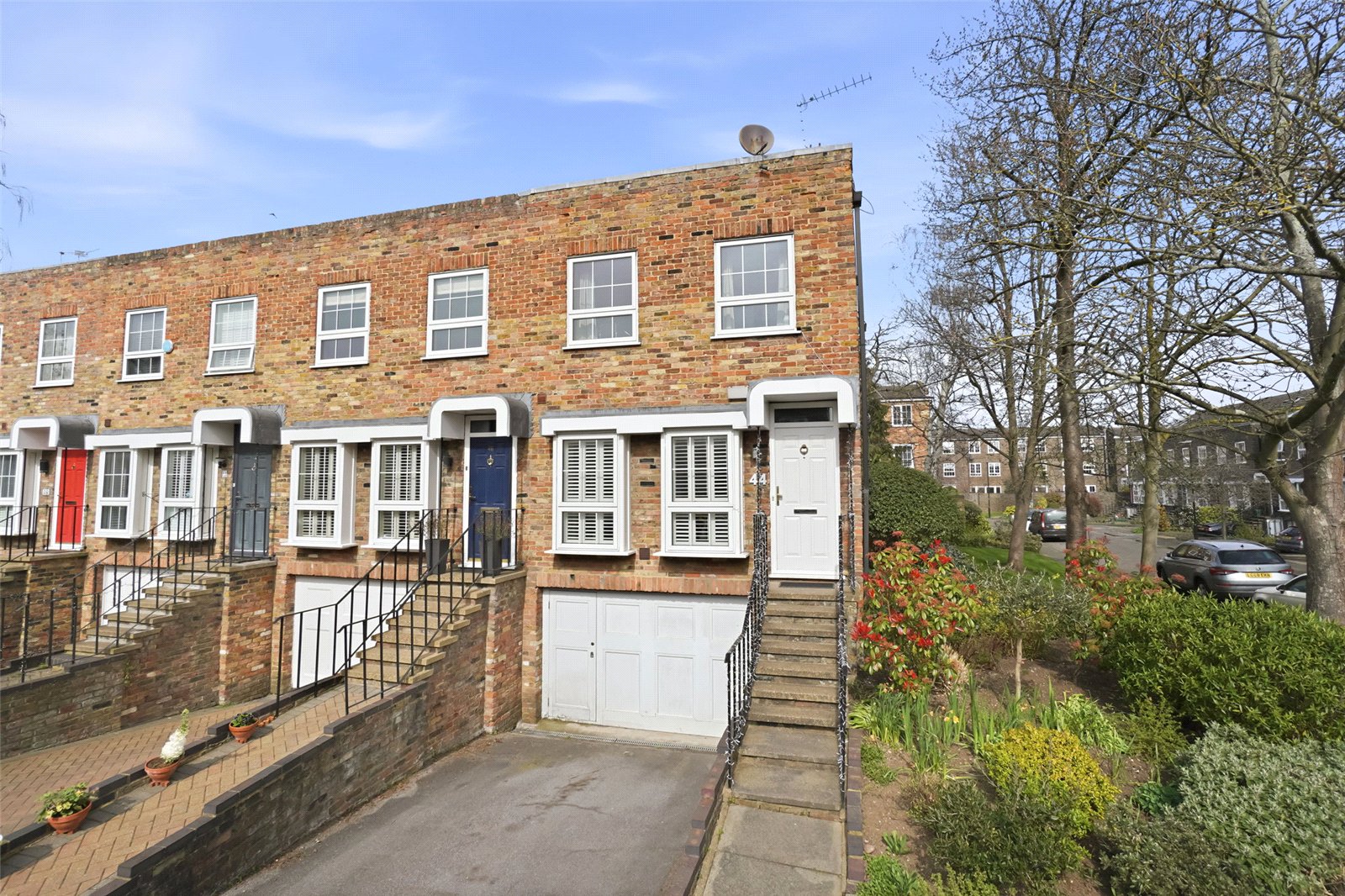 Shaftesbury Way, Twickenham, TW2 5RP