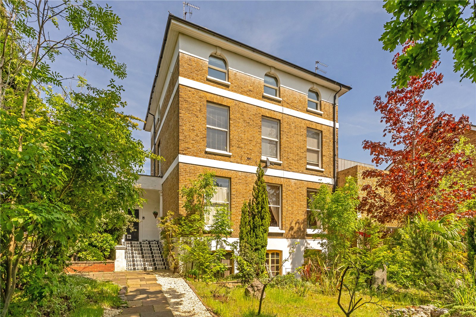 Hampton Road, Teddington, TW11 0JW