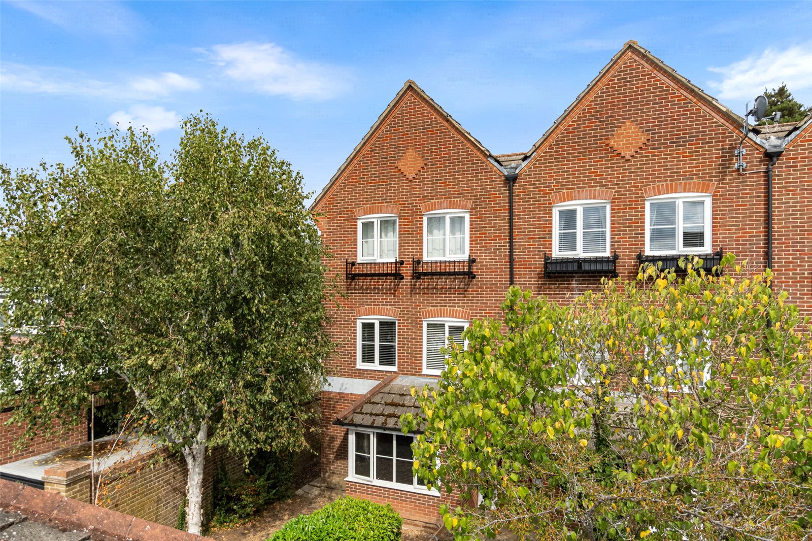 Langridge Mews, Hampton, TW12 3NZ